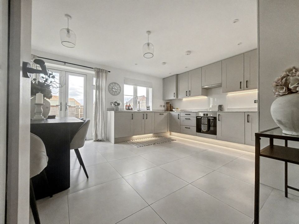 Property photo 2 of 20 Img1814