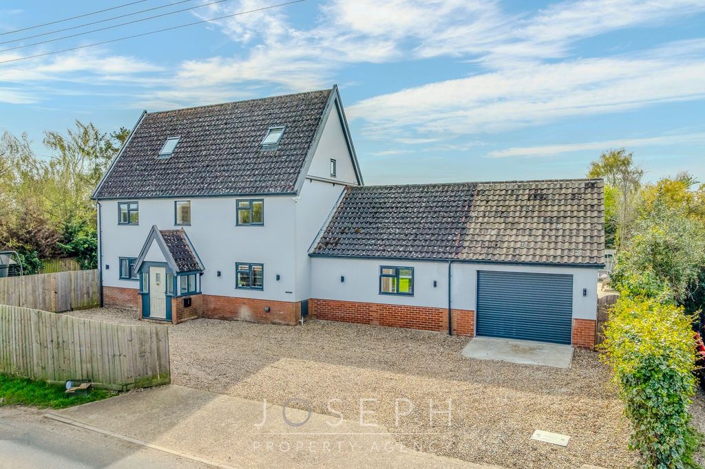 Property photo 1 of 44