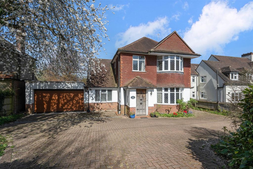 Property photo 1 of 25 The Avenue, 72 (1).Jpg