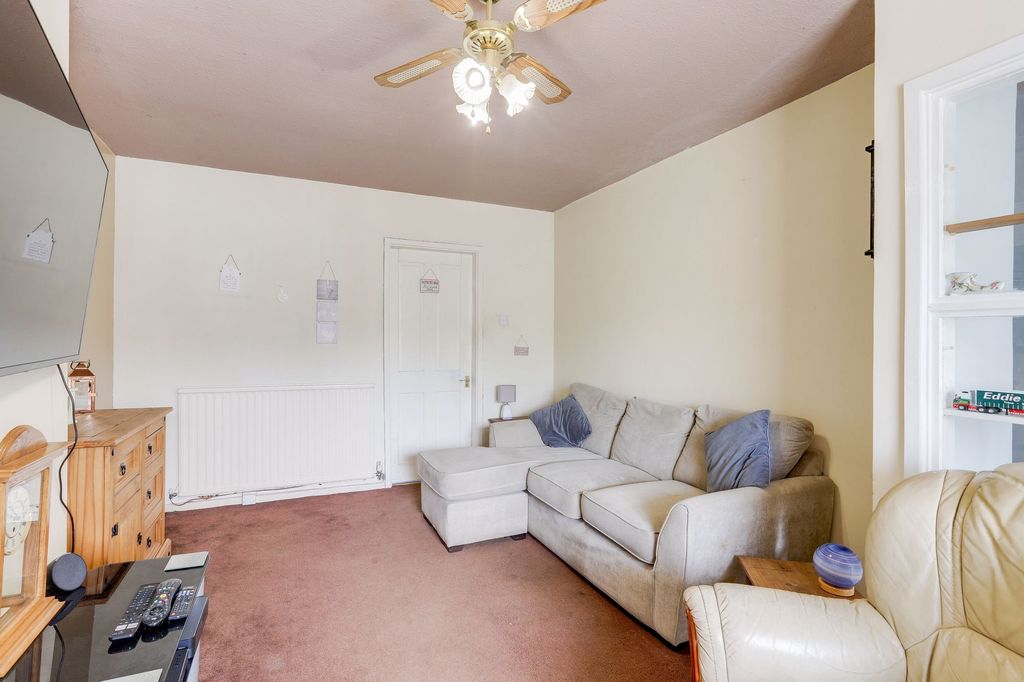 Property photo 3 of 16