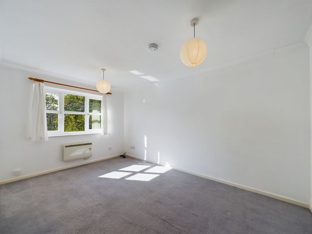 Property photo 3 of 7 Cam02136G0-Pr0097-Still004