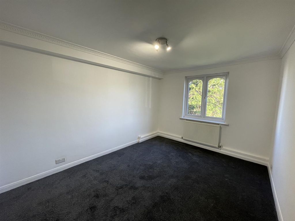 Property photo 3 of 7 Thumbnail_Img_4332.Jpg