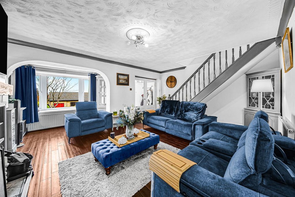 Property photo 2 of 44