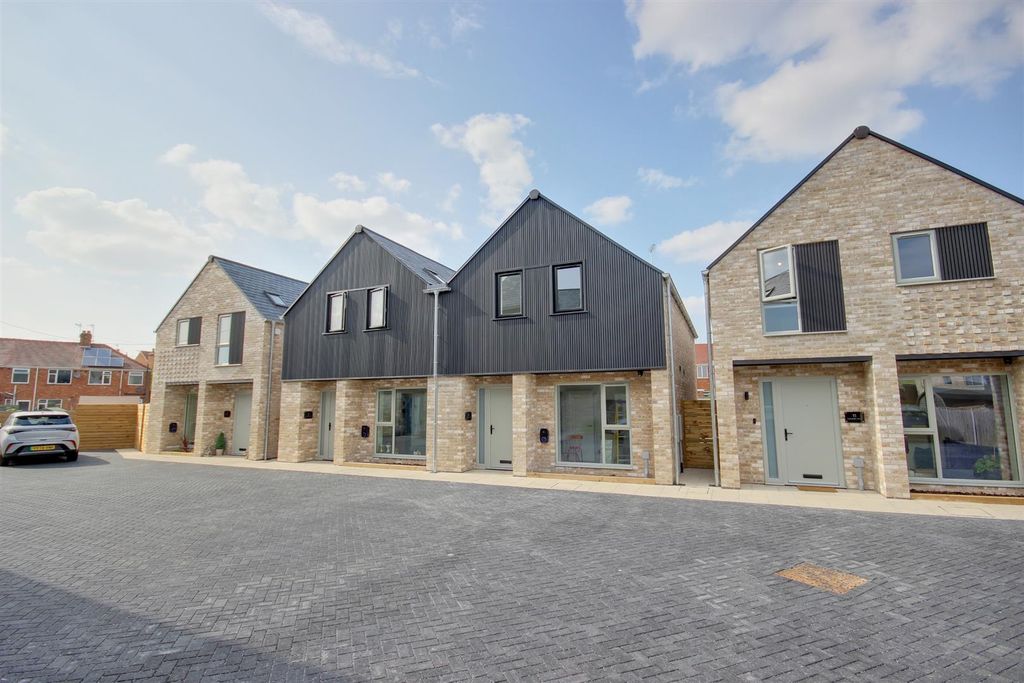 Property photo 1 of 15 HD (3).Jpg