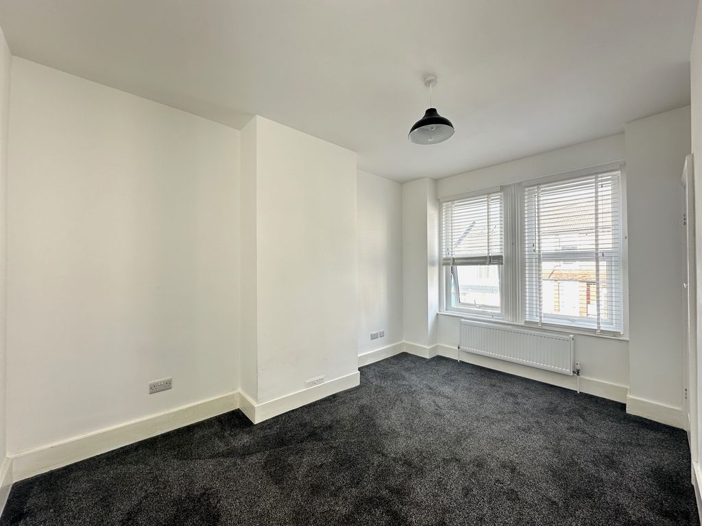 Property photo 1 of 9 Bedroom 1