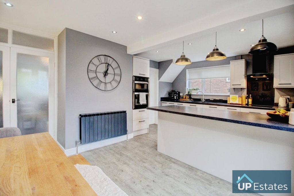 Property photo 2 of 30