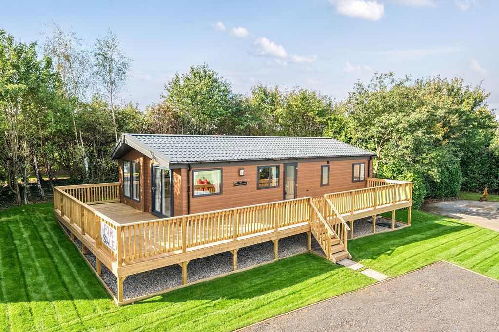 Property photo 1 of 23