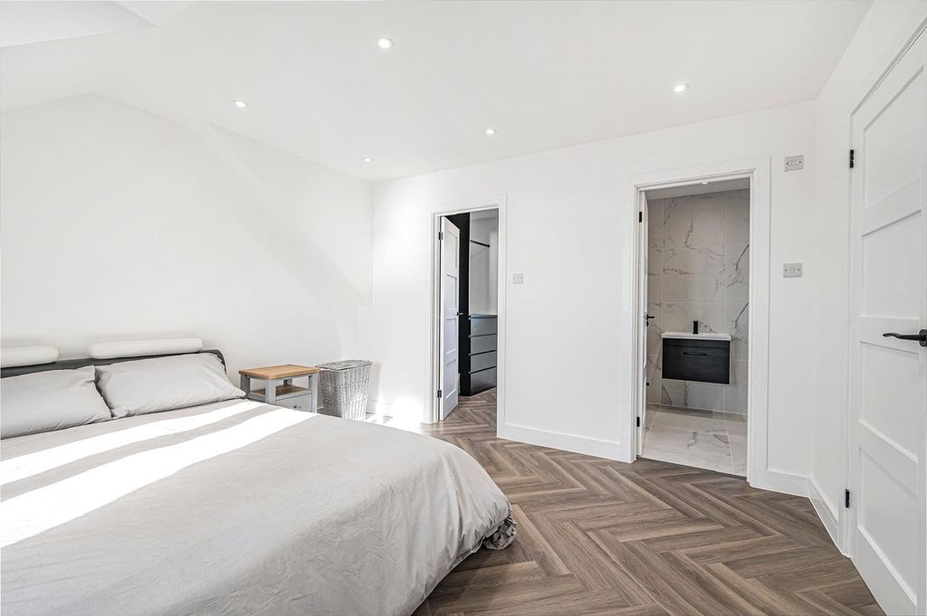 Additional image 17 of 4 bed detached house for saleSouth Coast Road, Telscombe Cliffs, Peacehaven, East Sussex BN10
