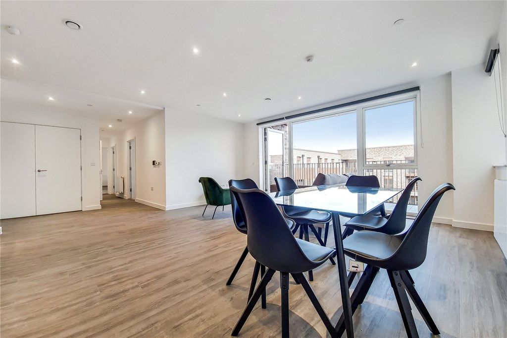 Property photo 3 of 30 Picture No. 31