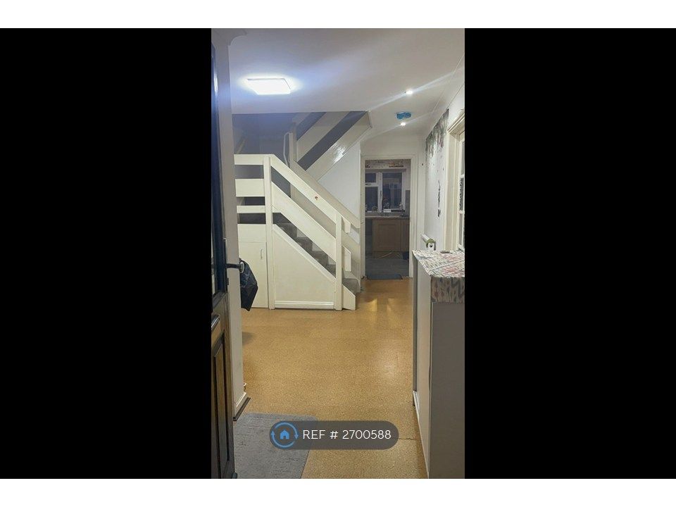 Property photo 2 of 35 Hall Way Downstairs