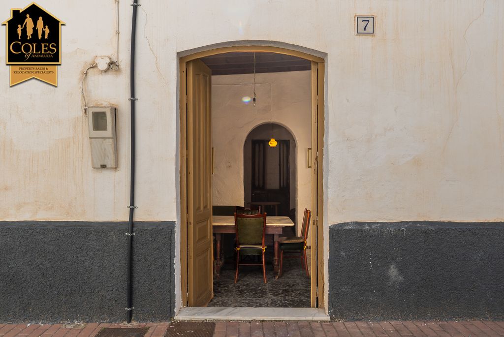 Property photo 3 of 17