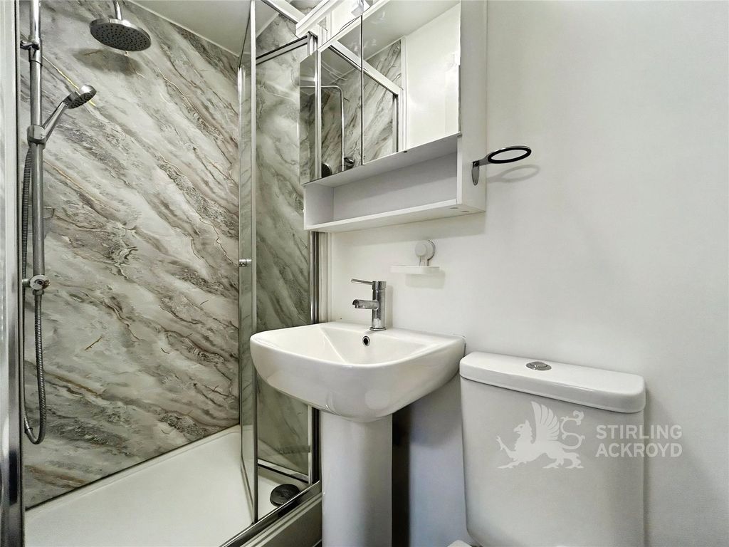 Property photo 2 of 6 Bathroom