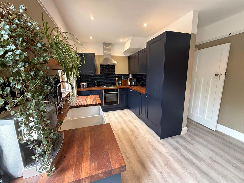 Property photo 3 of 29 Kitchen/Diner