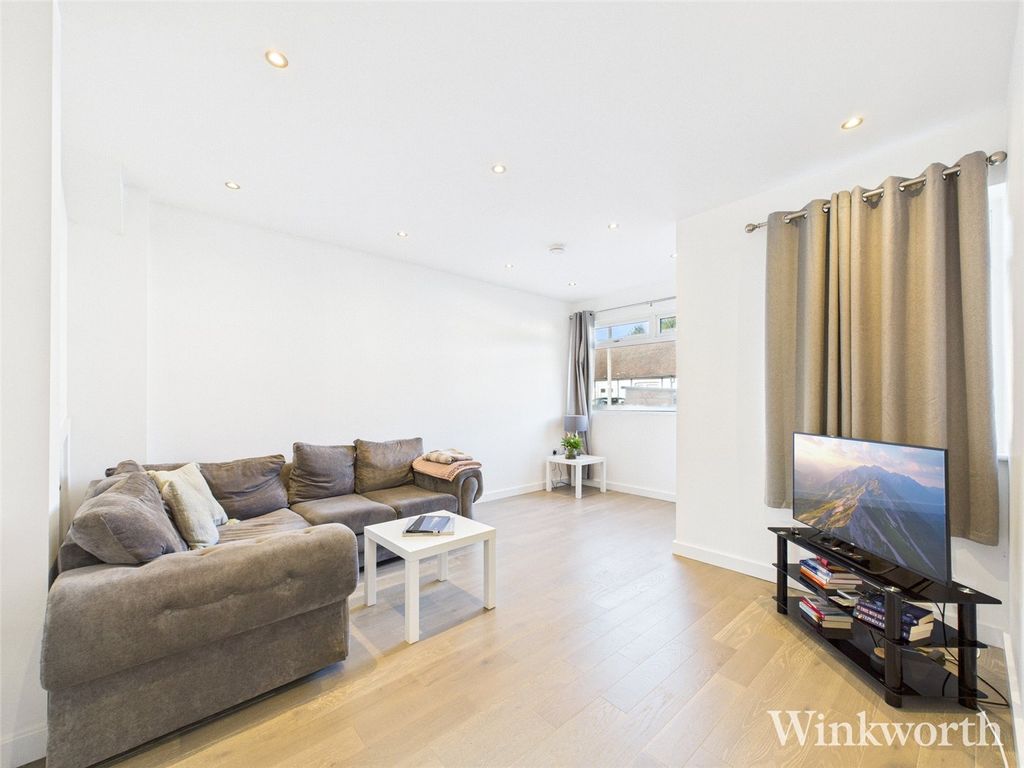 Property photo 2 of 12 Picture No. 11