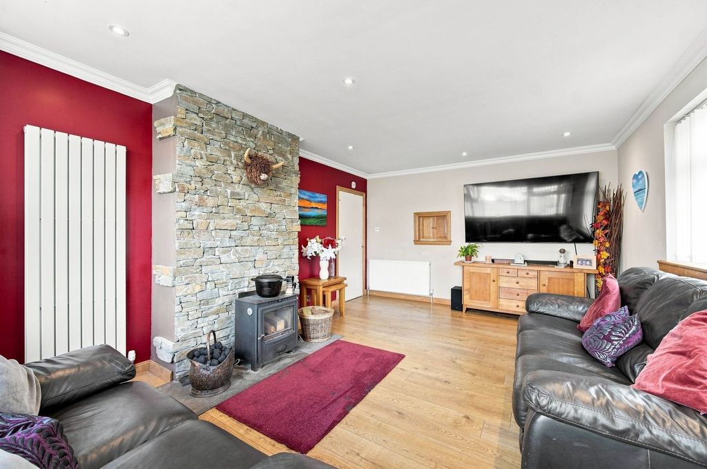 Property photo 2 of 31