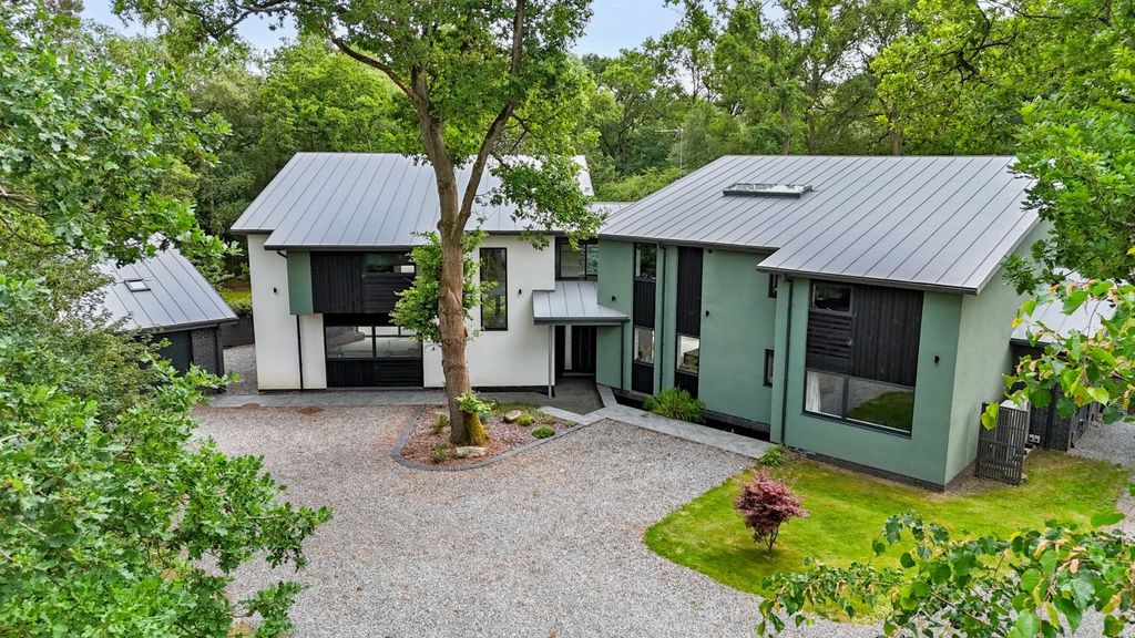 Property photo 1 of 49 2220502
