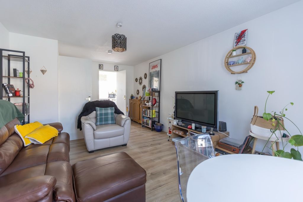 Additional image 4 of 2 bed flat for salePolsons Crescent, Paisley PA2
