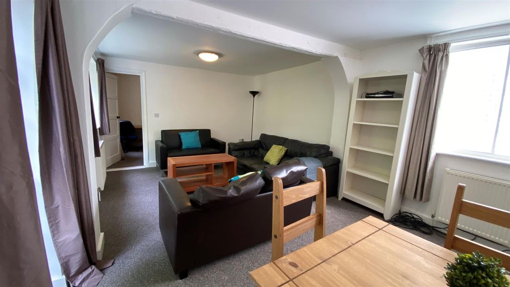 Property photo 3 of 47 Bright Furnished Lounge With Sofas And Dining Area...