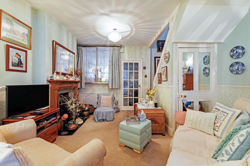 Property photo 3 of 8