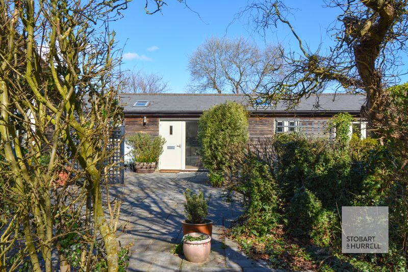 Property photo 1 of 18 On Approach