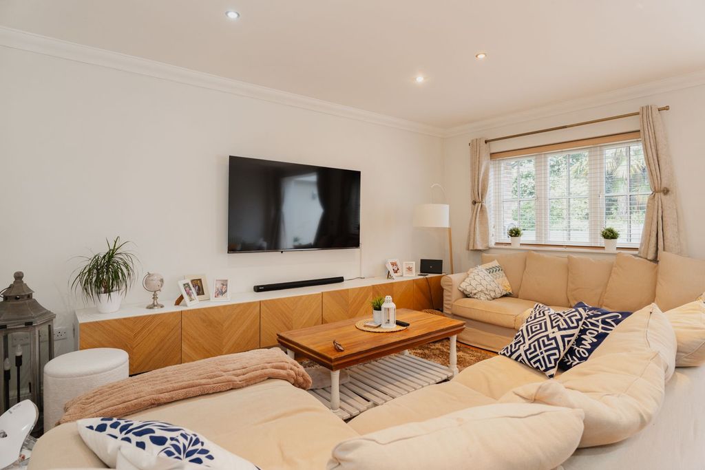 Property photo 1 of 25