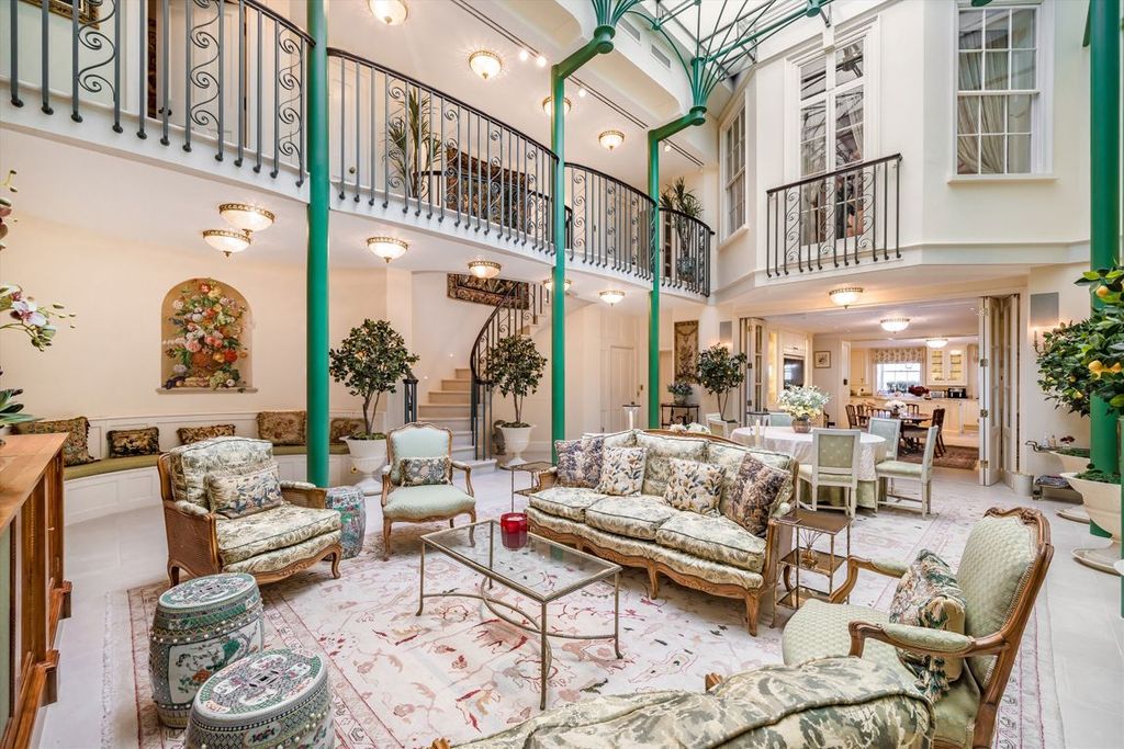 Property photo 2 of 18