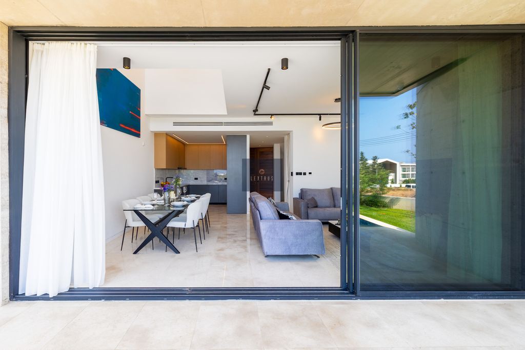 Property photo 3 of 5