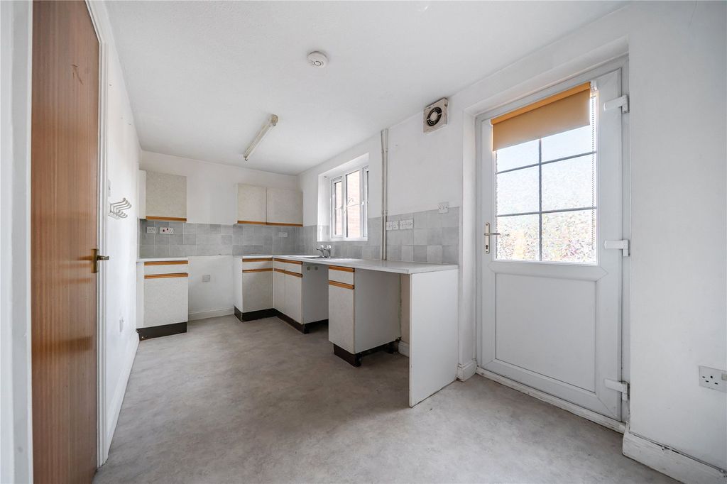 Property photo 2 of 15 Kitchen