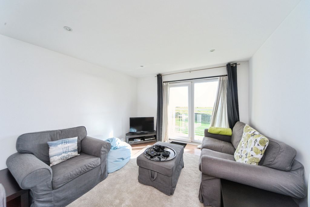 Property photo 2 of 15 Living Room