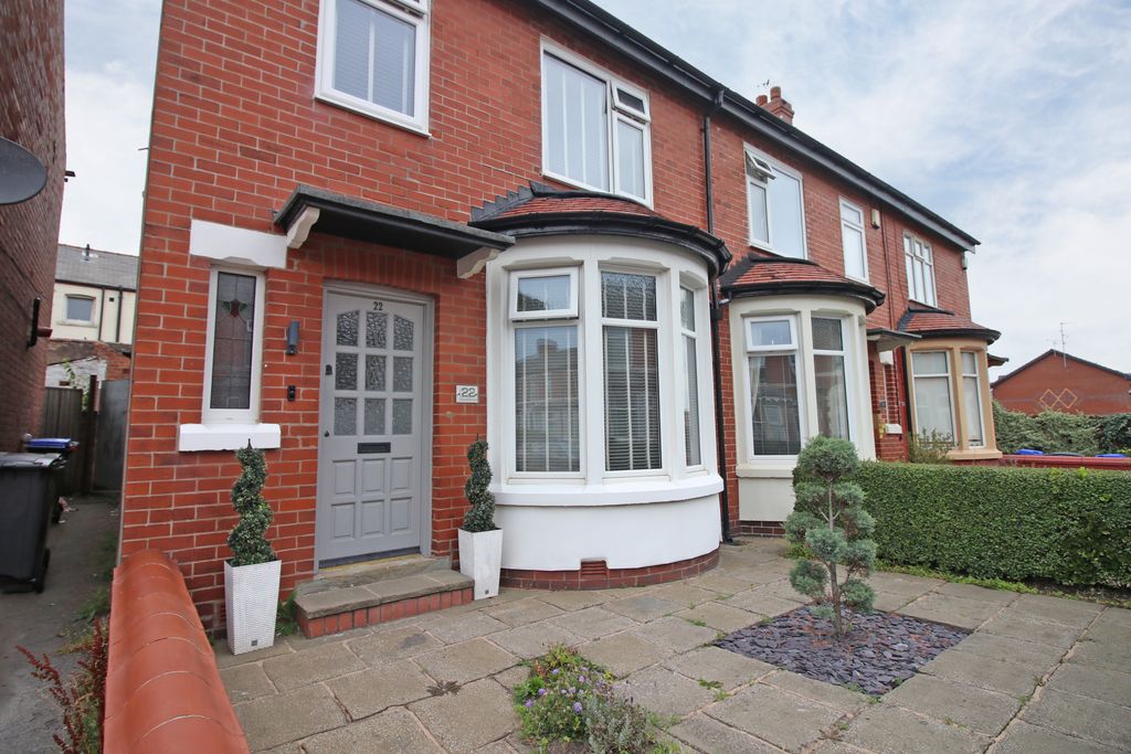 Property photo 1 of 27