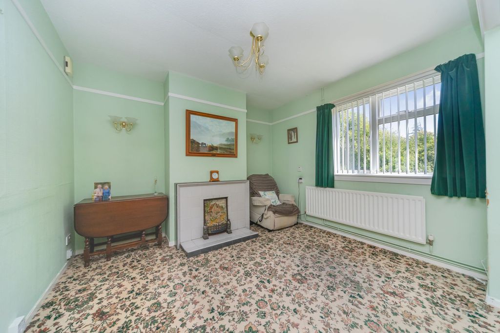 Property photo 3 of 28