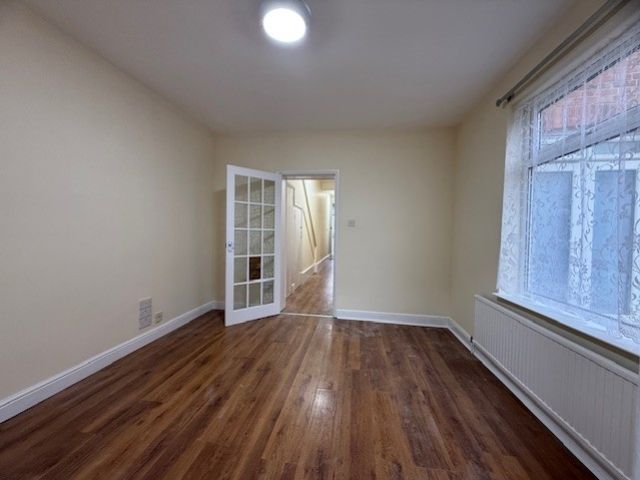 Property photo 3 of 7 4