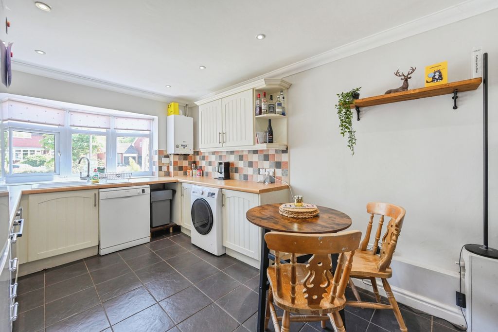 Property photo 2 of 14 Kitchen