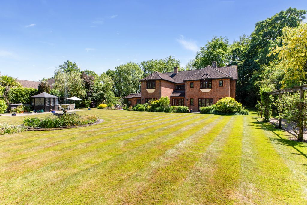 Property photo 2 of 6