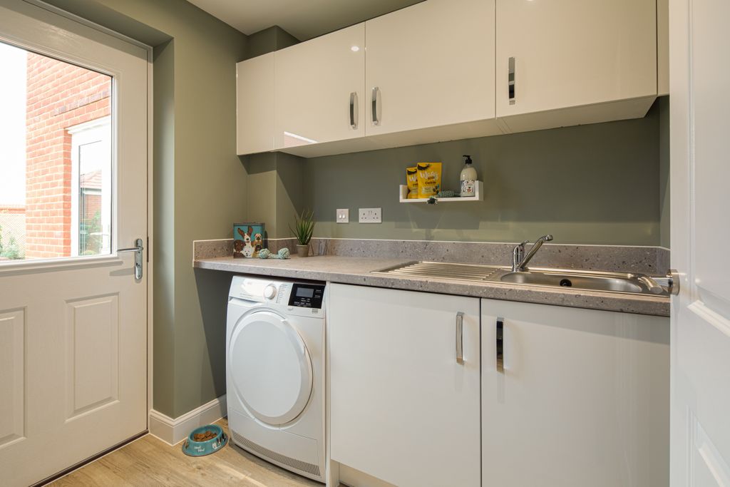 Property photo 3 of 10 4 Bedroom Show Home At Kings Gate In Abingdon