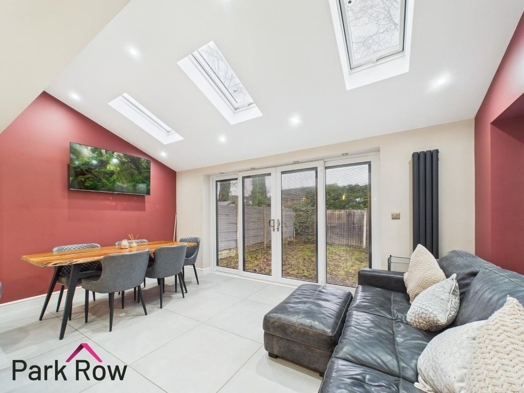 Property photo 3 of 25