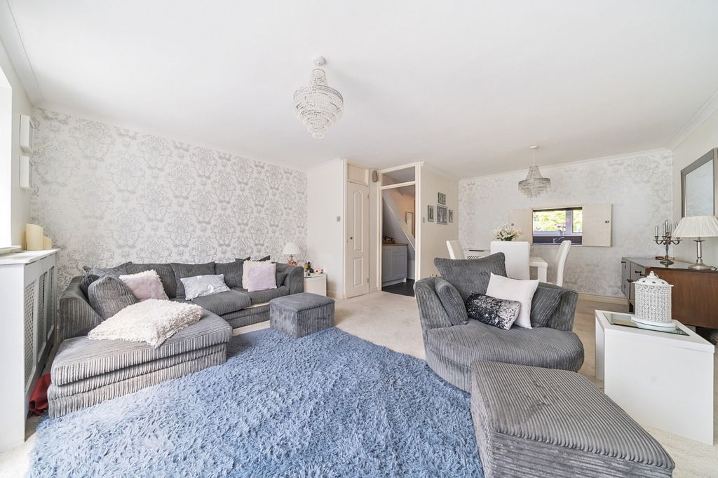 Property photo 3 of 20 Reception