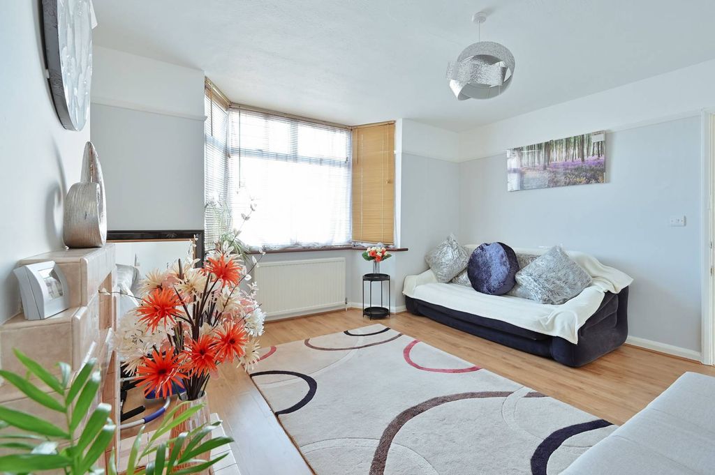 Property photo 3 of 14