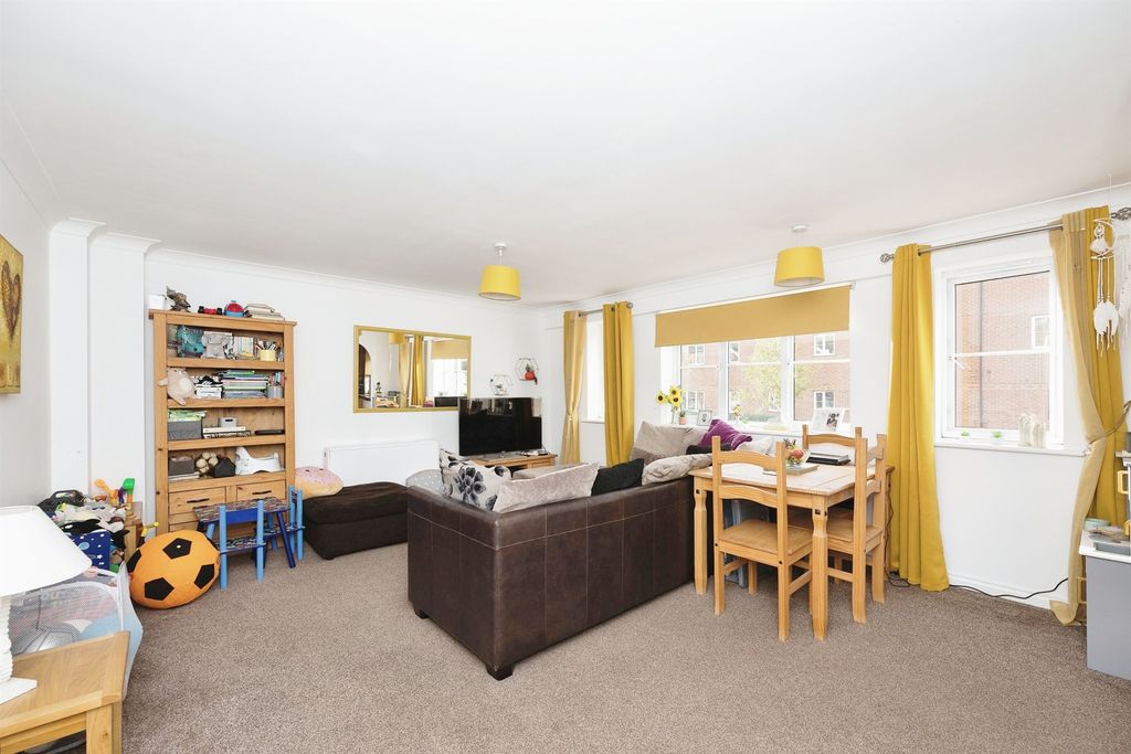 Property photo 3 of 14