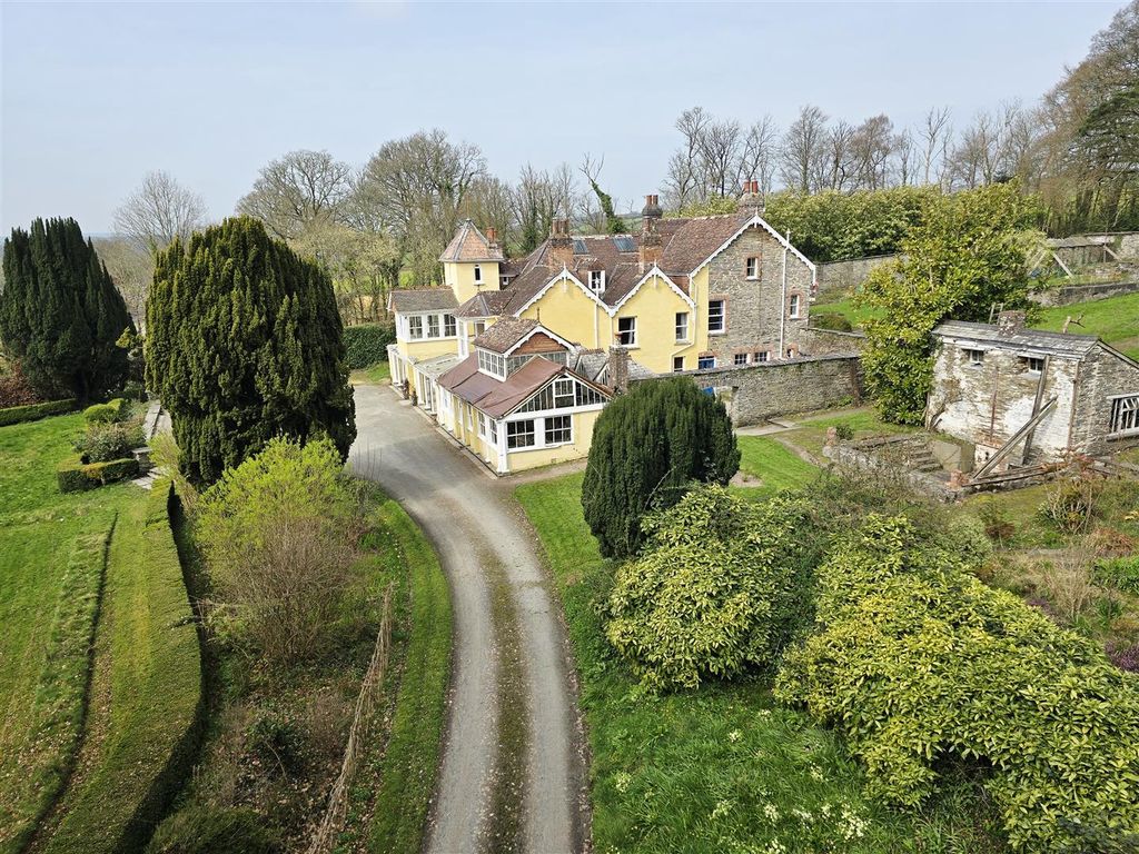 Property photo 1 of 42