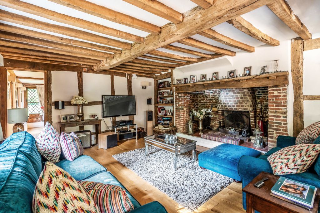 Property photo 2 of 54