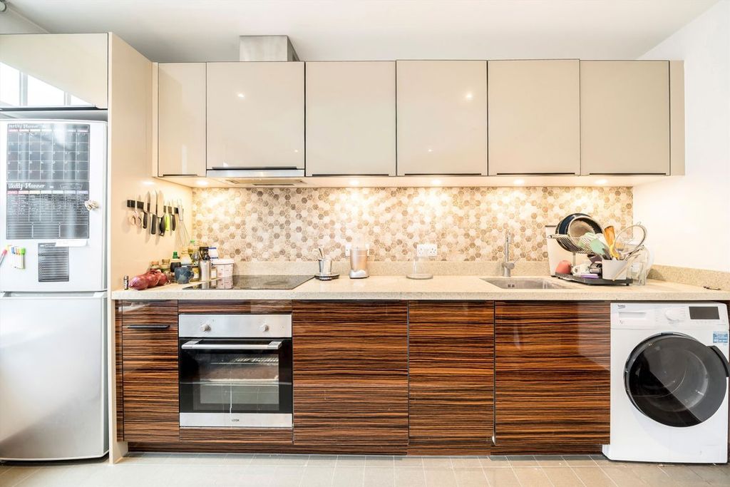 Property photo 3 of 6