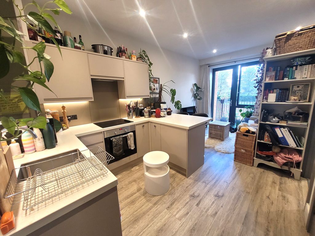 Property photo 2 of 9 Bathroom