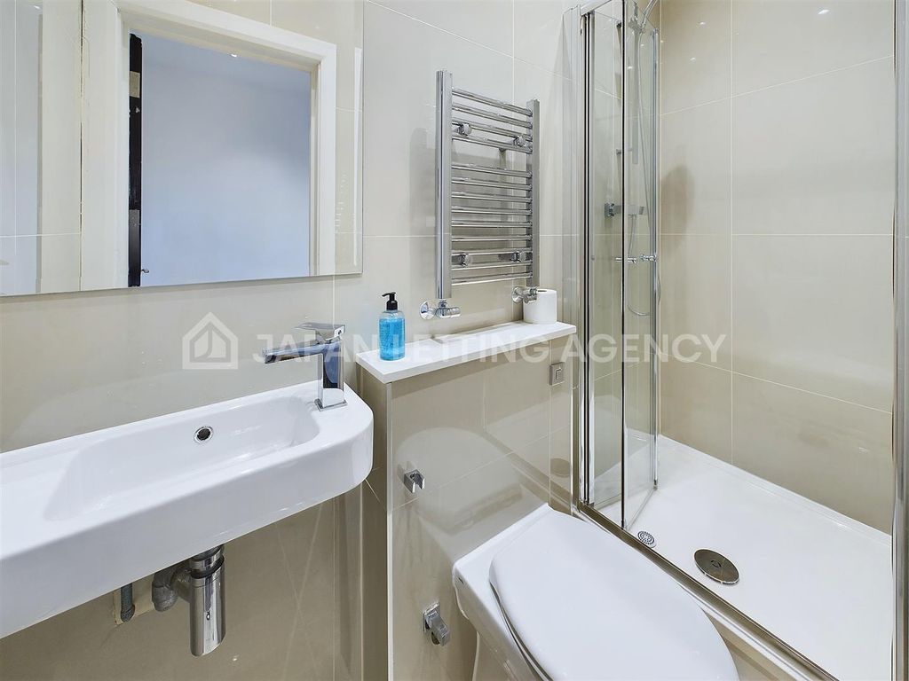 Property photo 3 of 4 Cam04401G0-Pr0023-Still004.Jpg