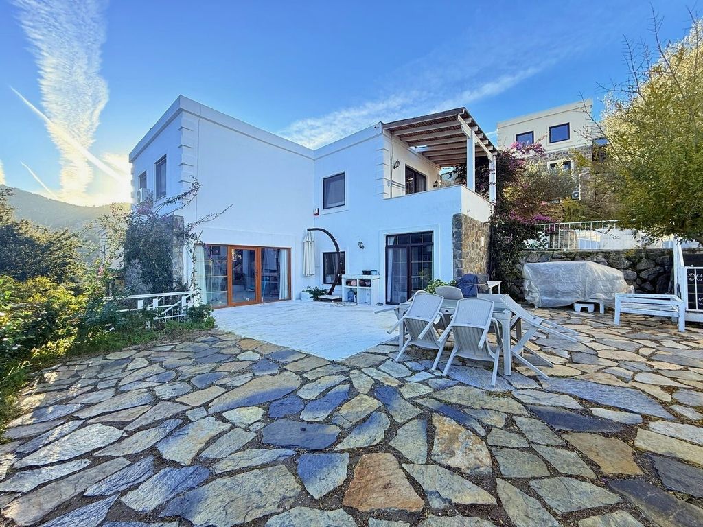 Property photo 2 of 25 Beautiful Yalikavak Property For Sale - Lovely Home With Lots Of Outdoor Space