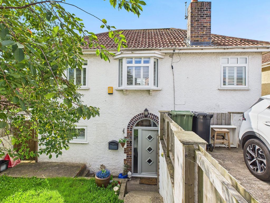 Property photo 1 of 33