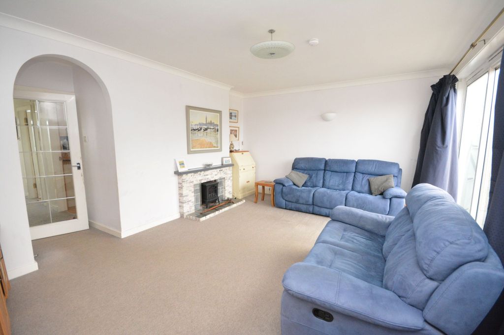 Property photo 2 of 21