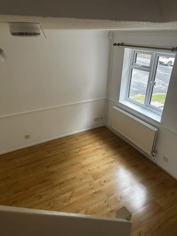 Property photo 3 of 13 Bedroom