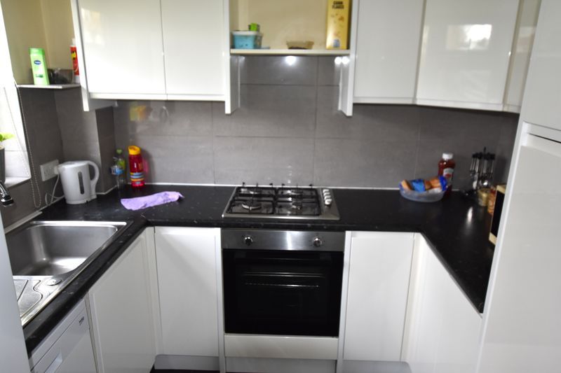 Property photo 3 of 8 Photo 6