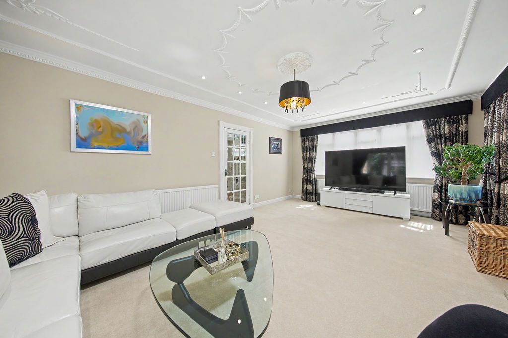 Property photo 3 of 41 Living Room